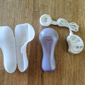 Lavender Clarisonic Mia 2 with case and charger